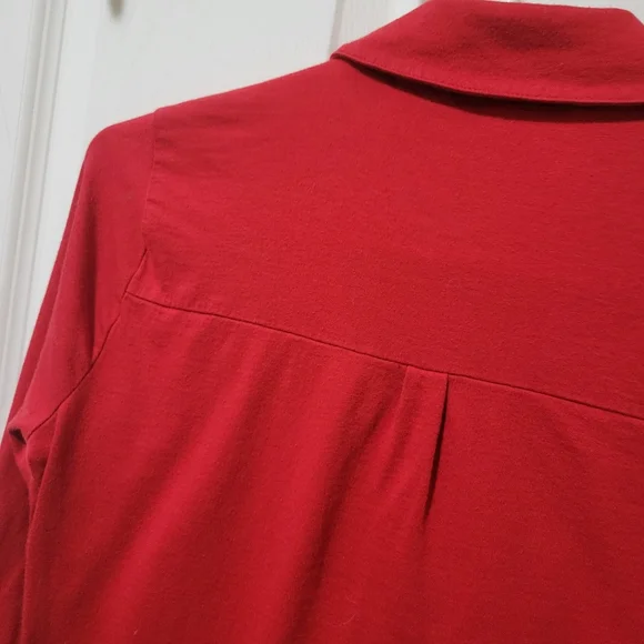 Red collared button front roll tab Liz Claiborne tee shirt small - Picture 2 of 7